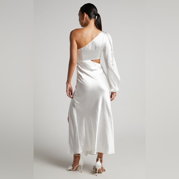 NWT Showpo. Archie Midi Cut Out One Shoulder Long Balloon Sleeve White Dress 6 - Picture 2 of 16